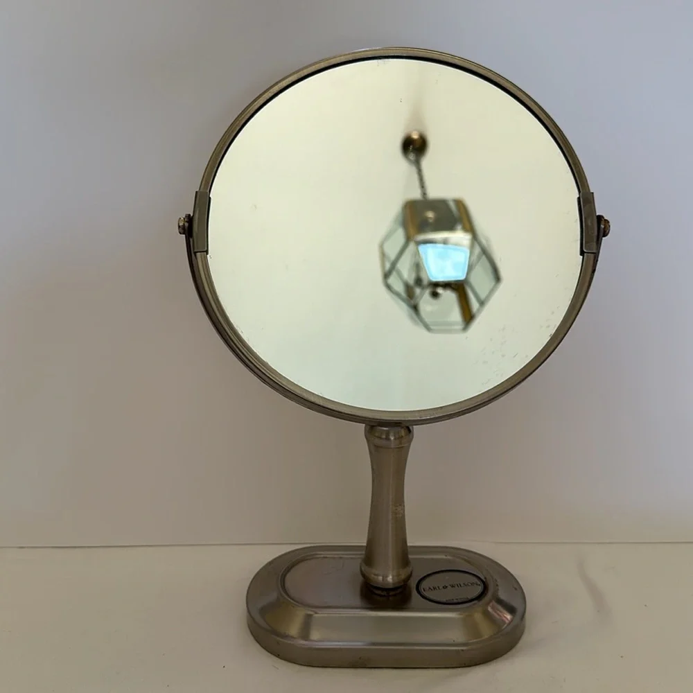 Earl & Wilson silver-tone heavy-duty vanity mirror